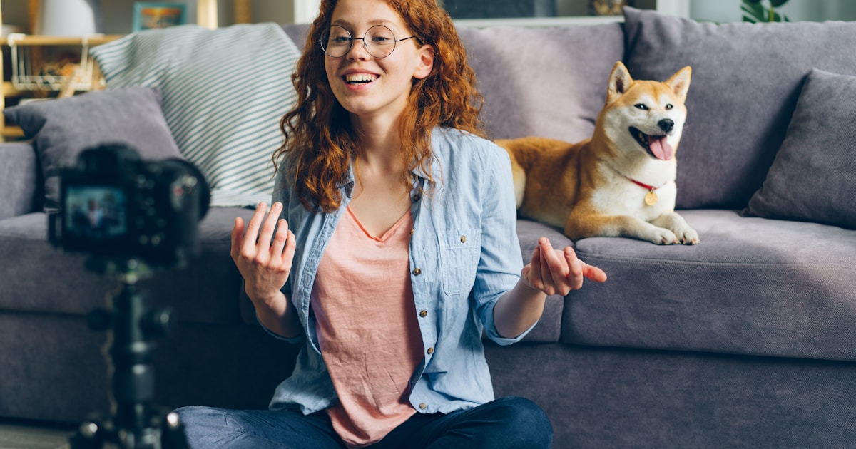 Телеведущая Николь Кёртис во время съёмок шоу о ремонте домов
