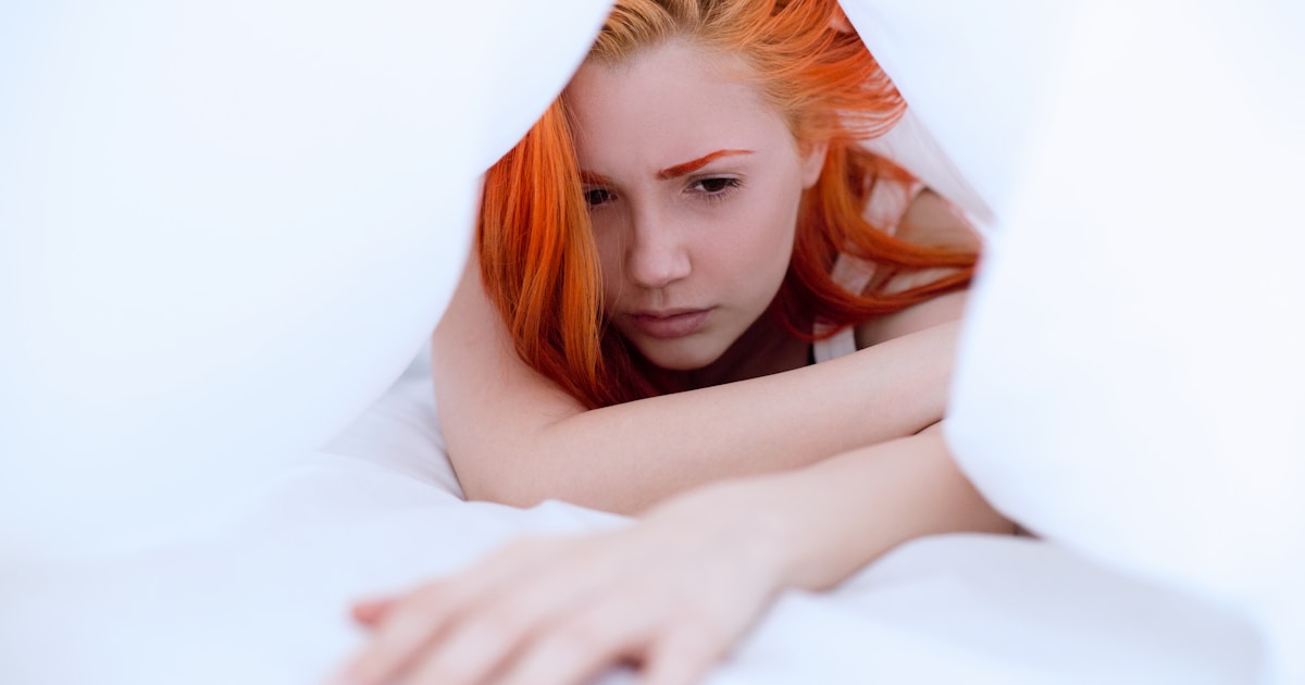 Схематичное изображение мозга с акцентом на гиппокамп и молекулы таурина