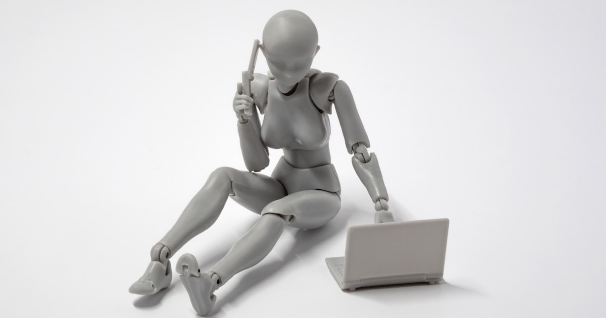 График, показывающий всплеск веб-трафика на фоне символов, связанных с сетью и данными