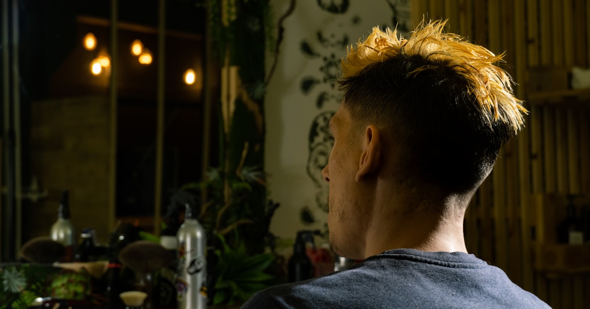 Барри Кеоган с новой причёской в стиле The Beatles на красной дорожке