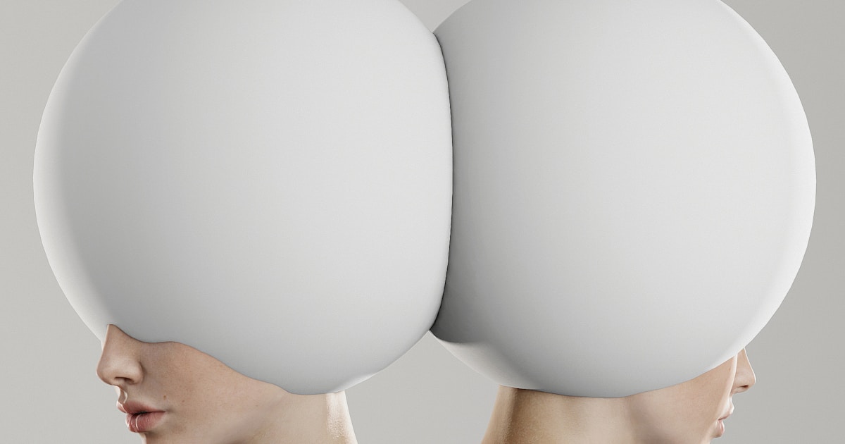 Цифровые изображения искусственных сиамских близнецов Валерии и Камилы в социальных сетях