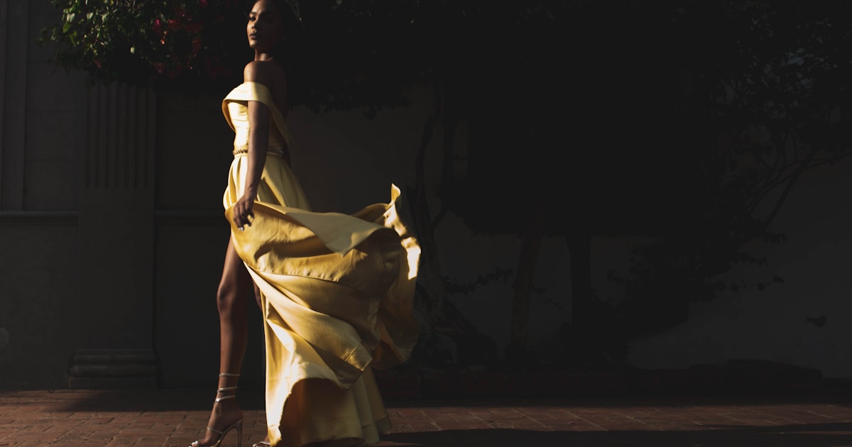 Звёзды на красной дорожке церемонии Грэмми 2006 года в ярких нарядах