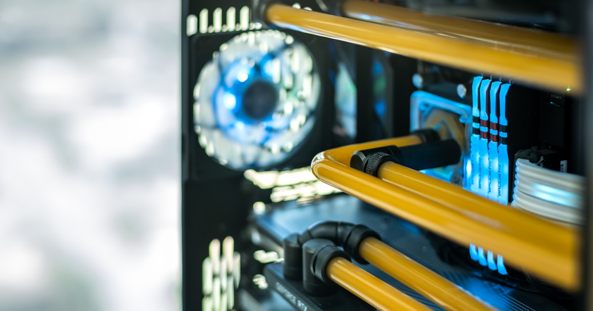 Современный дата-центр с серверами, символизирующий масштабные инвестиции технологических компаний в инфраструктуру искусственного интеллекта