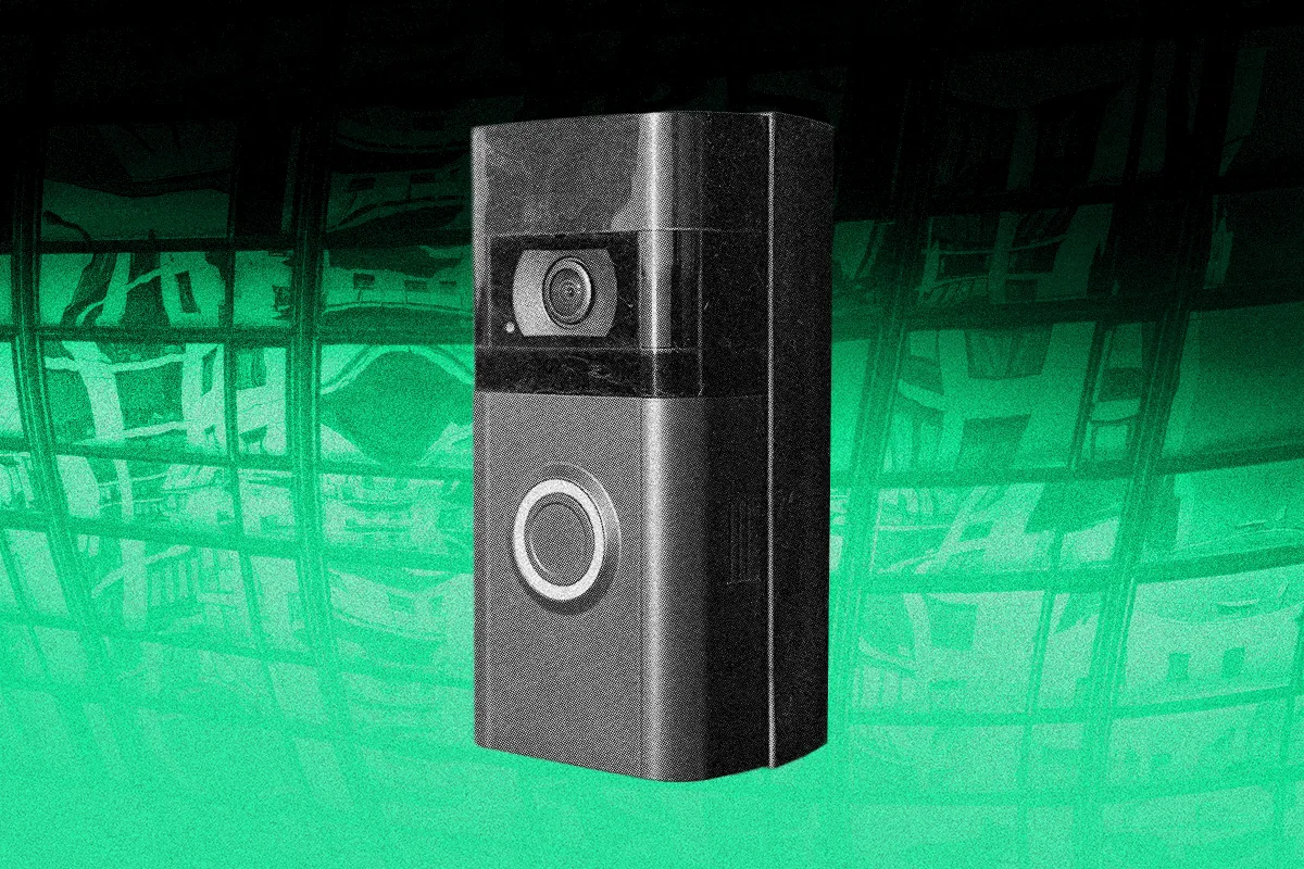 Современный видеодомофон на входной двери частного дома