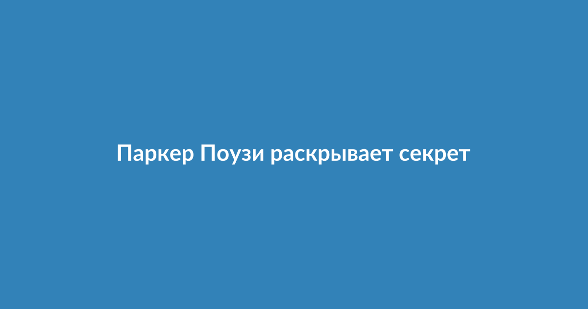 Человек выполняет упражнения на пресс в спортивном зале, демонстрируя фитнес-дисциплину
