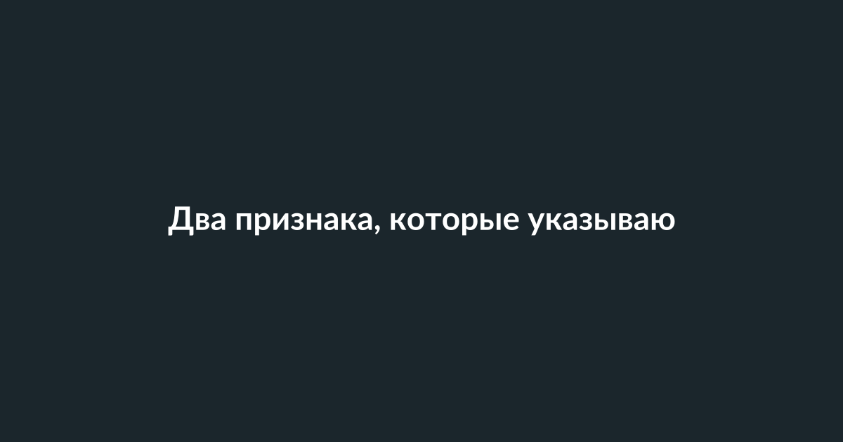 Женщина зрелого возраста занимается лёгкой силовой тренировкой с гантелями в домашней обстановке