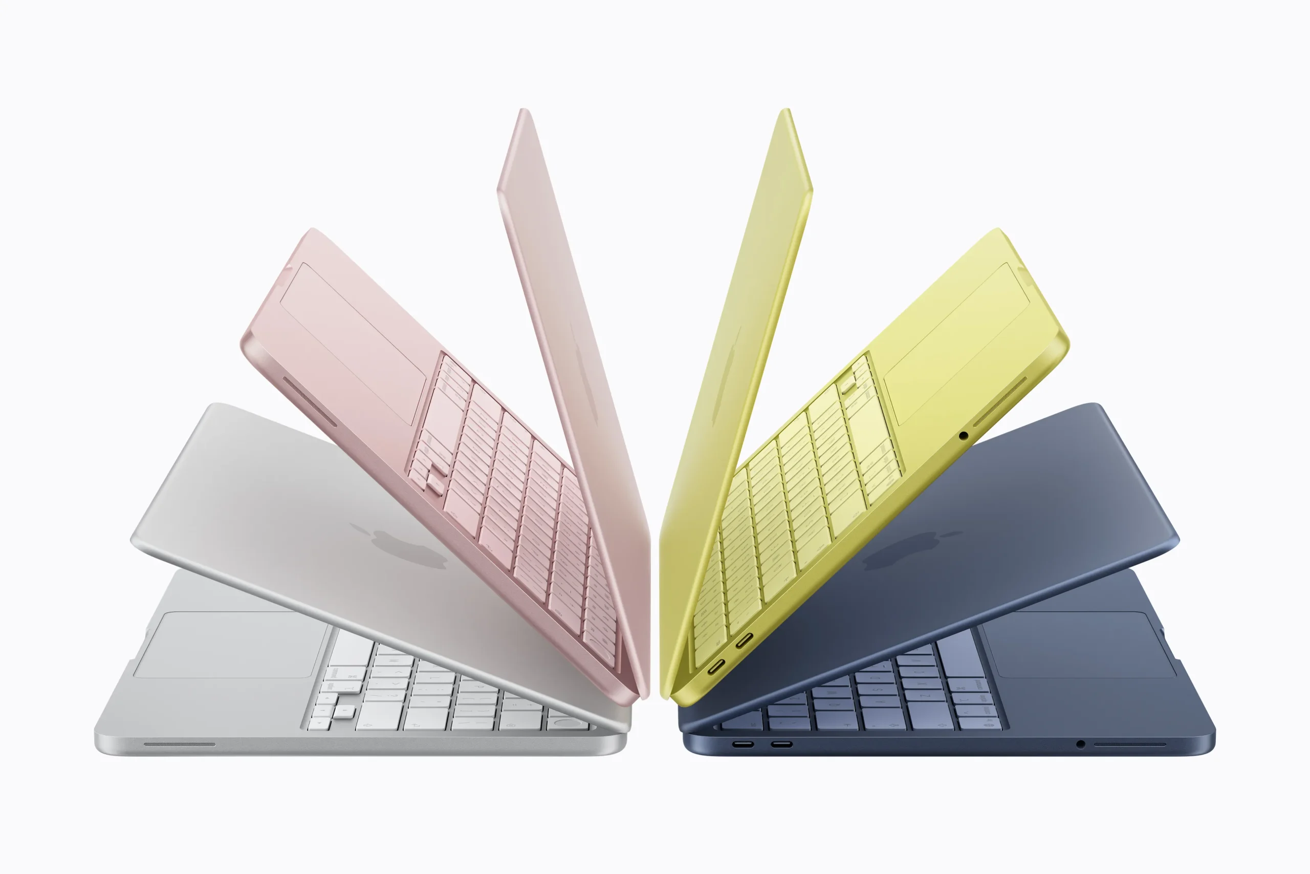 Новый ноутбук MacBook Neo от Apple на столе